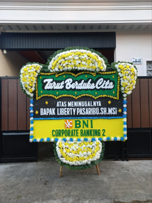 Papan Bunga Duka di Karombasan Utara