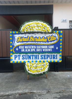 Papan Bunga Duka di Karombasan Utara